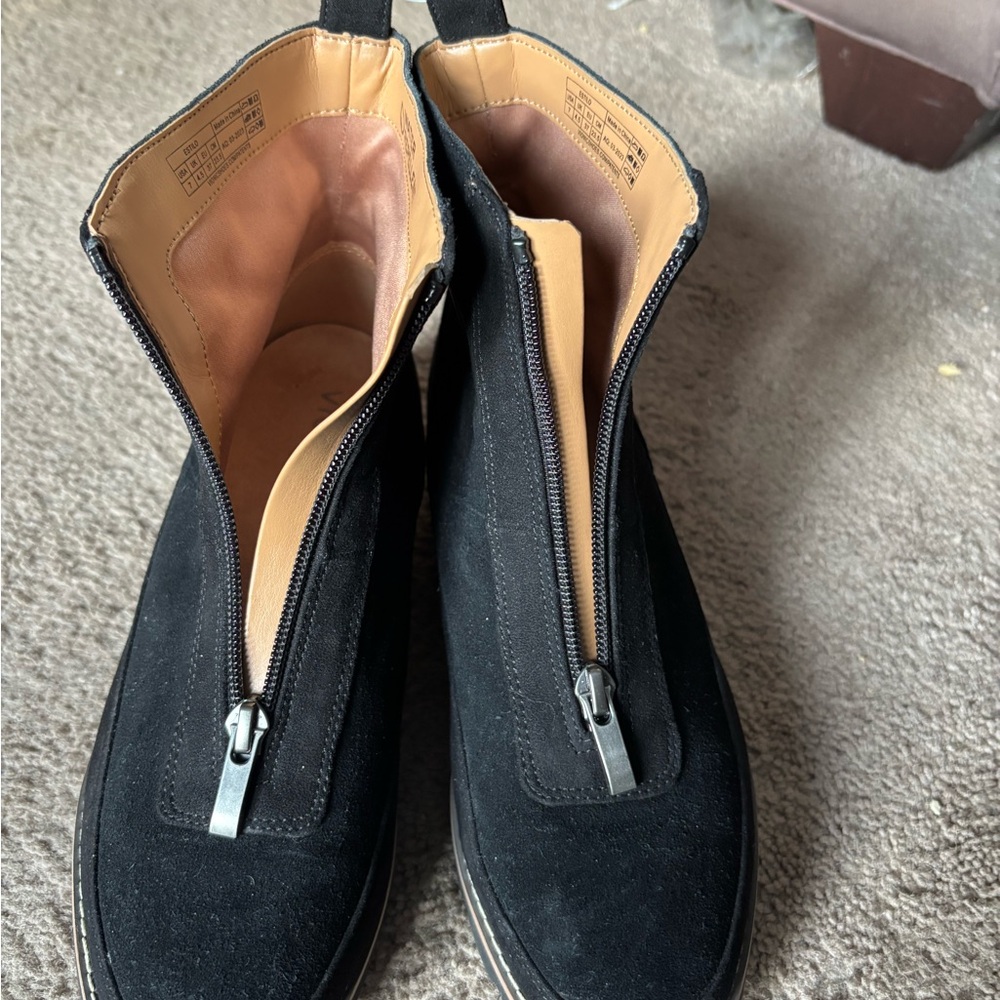 Vionic Womens Black Zippered waterproof  Shoes